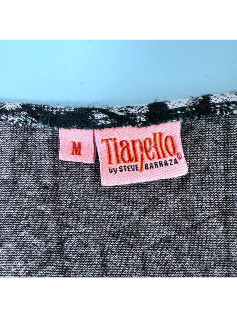 Tianello Asbury Tunic Top Womens M Black PInk Geometric 3/4 Sleeve Artsy USA - Picture 4 of 10